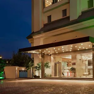 https://ramada-by-wyndham-new-delhi-pitampura-110034.hotelsdelhi.org