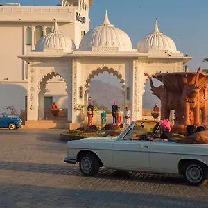https://radisson-blu-udaipur-palace-resort-spa.udaipurhotels.org