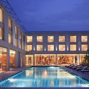 Hotel Courtyard By Marriott Kochi Airport